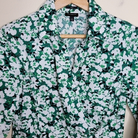 Talbots | Green Floral Crossover Front Shirt Size 4 - Picture 4 of 5